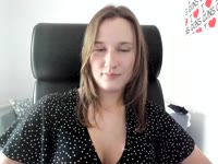 Hiii!! I am oliwia from poland, i am 20 years old and love to meet mature man who knows how to take care of young lady <3 if i like you, i can take care of you too!!