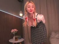Hello baby, I’m Hannah, your private blonde
