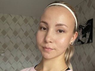 naked cam girl CatrinaWakley