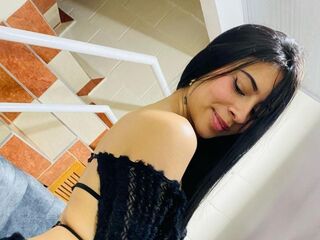 topless camgirl CristalLinares