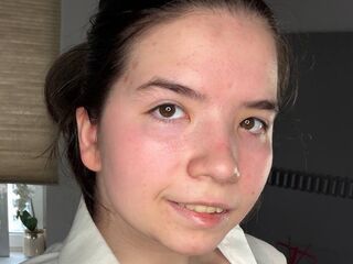 fingering camslut DaisyMolen