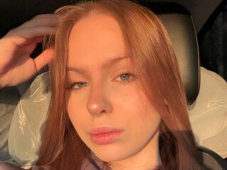chat room webcam photo ElizaBless