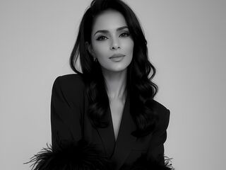 hot chatroom EmiBrow