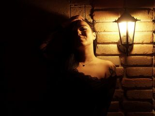 camgirl fingering shaved pussy IzzaBellaNova