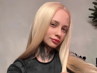 nude webcam girl photo JulianeVerdier