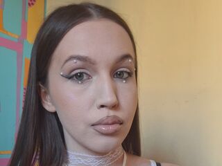 cam girl showing tits KatrineRemmers