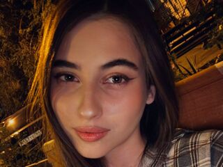 naked cam chat LeiaFrost