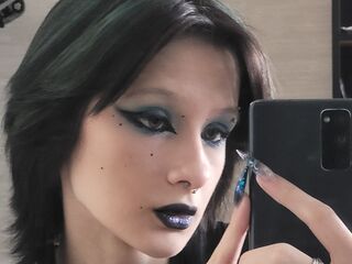 cam girl showing tits MeriHollway
