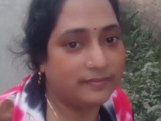 cam girl masturbating with dildo RiyaSen