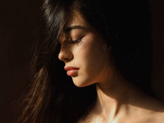 cam girl playing with vibrator LisaColee