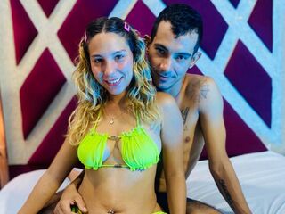 webcam girl sucking cock JennyAndJuan