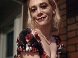 kinky cam SundayJane