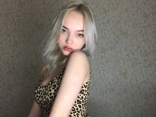 cam girl playing with sextoy AftonGitt