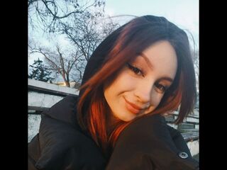 girl chat room AgaticBella