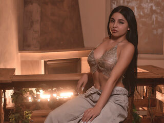 camwhore fingering shaved pussy AishaObsession