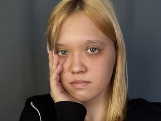 naked cam girl AlleenWelke