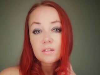 girl shaving pussy BarbieMuscle