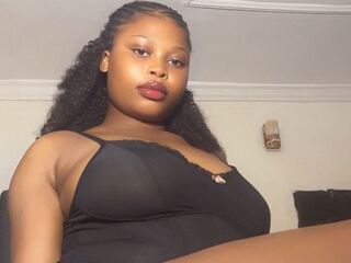 masturbating camgirl BellaVine