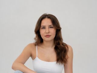 camgirl masturbating with vibrator BetteDesfosses