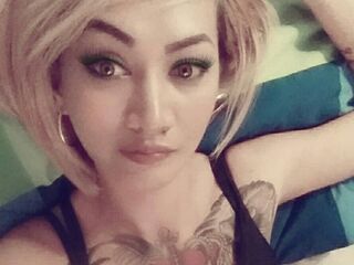 cam girl playing with vibrator CharismaQueen