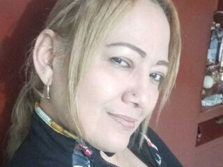 camgirl playing with sextoy ClauDarling