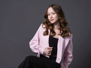 adult cam show DarleenBenjamin