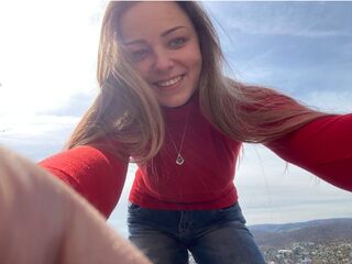 camwhore spreading pussy DeeLorrie