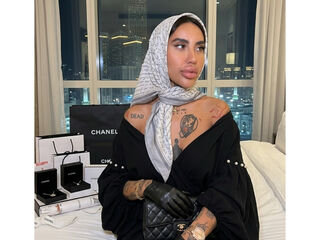 cam girl masturbating with sextoy DianaCarolinas