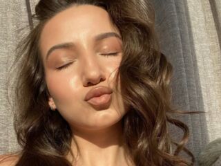 nude web cam DinaSweeny