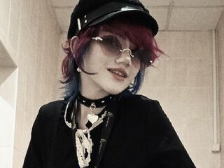 masturbating girl ElanorCiolek