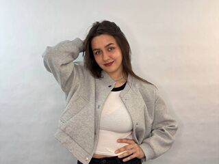 cam girl ElaraWhitmoren