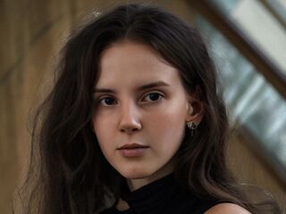 beautiful webcamgirl EleneFares