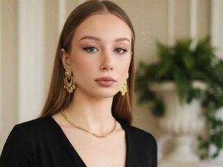 Kinky webcam EmaGurrad