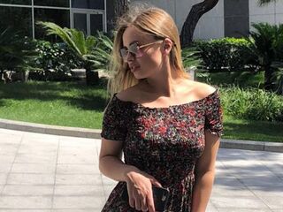 free nude live show EmileeBeyale