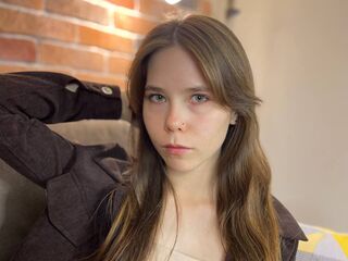 hot naked cam girl EmiliDen