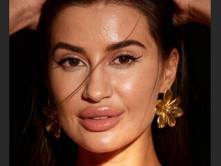 naked webcamgirl photo EvaNever