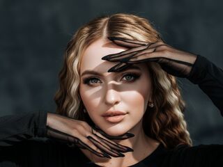 hot cam girl spreading pussy EvaVibe