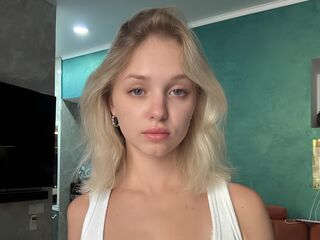 hot strip tease webcam EveMorrison