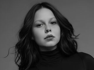 naked camgirl gallery GuinevereGranby
