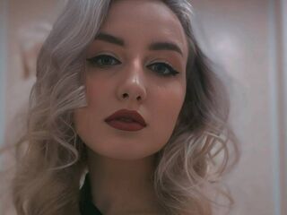 naked girl with webcam masturbating with vibrator HanaBoysel
