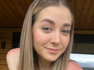 sexy webcamgirl pic IlonaCabiness