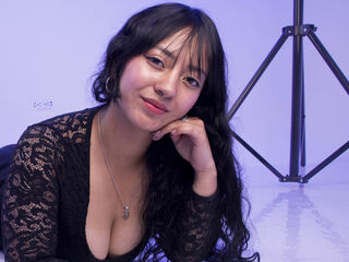 nude gamgirl IsabellaBot