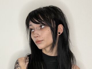 hot camwhore IzettaBishel
