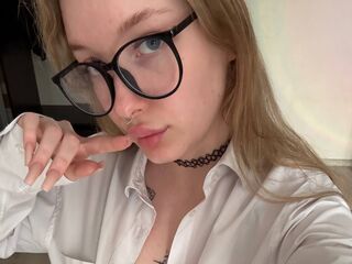 naked cam girl fingering pussy JadeDerrow