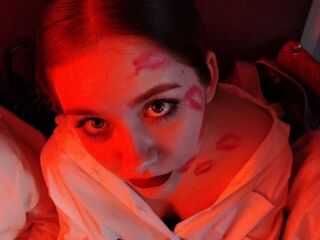 camwhore fingering pussy JuneGutierrez