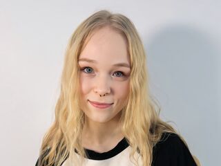 adult chat KamiMellema