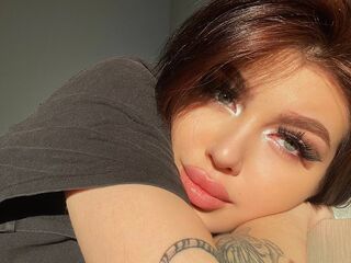 naughty camgirl fingering shaved pussy KarolinaKaren