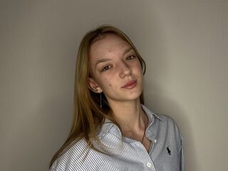 camgirl shaving pussy KeshaCornett