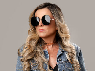 camwhore KiaraMoraes