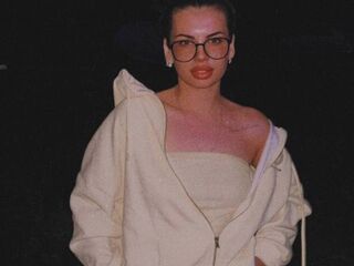 cam girl masturbating with vibrator KimbraHammon